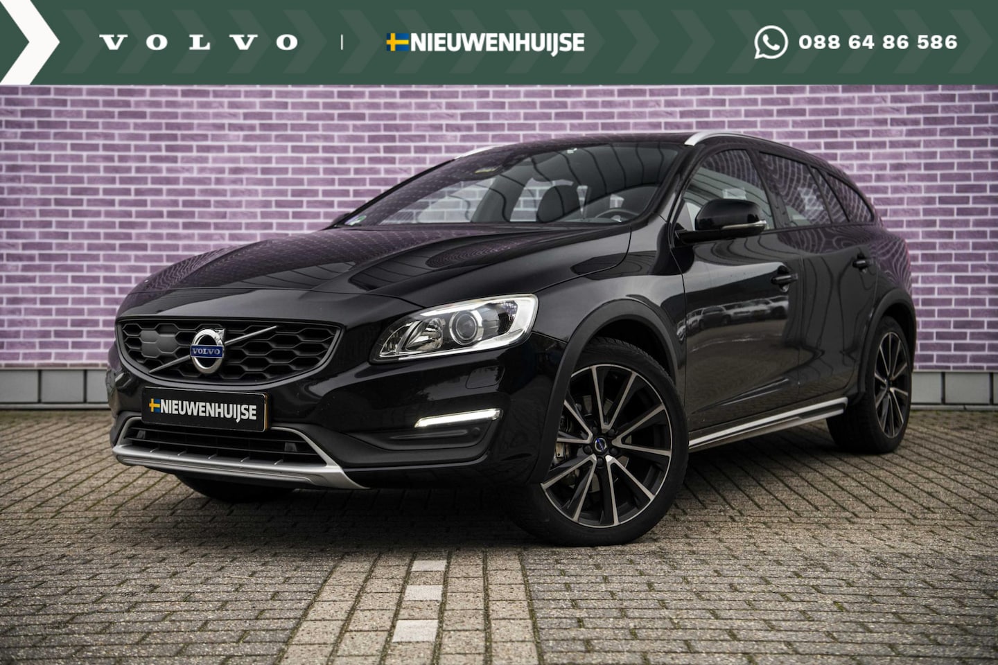 Volvo V60 Cross Country - T5 Aut Summum Automaat | Luxury Line | Adaptive Cruisecontrol | Standkachel | Geint.Kinder - AutoWereld.nl