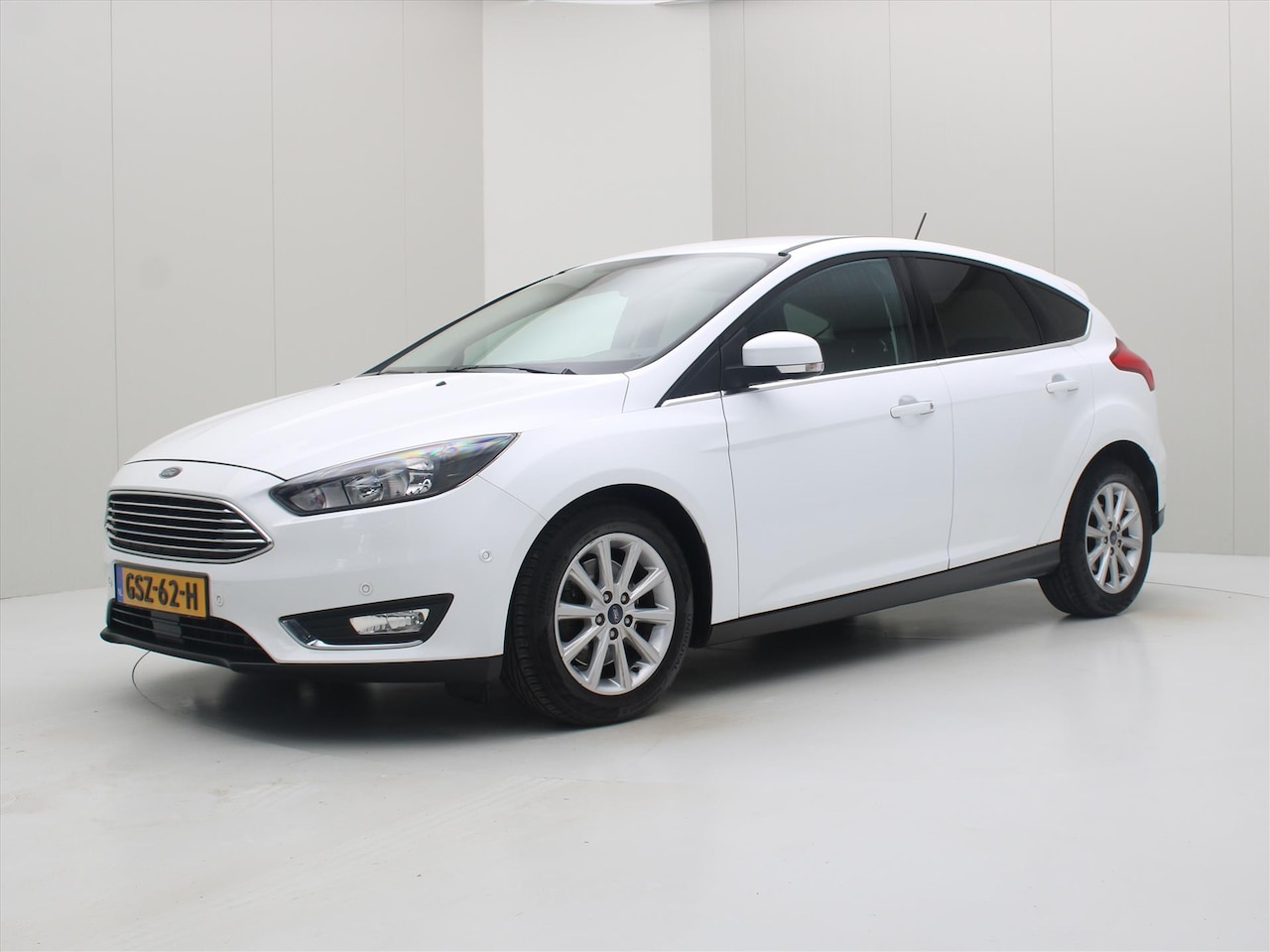 Ford Focus - 1.5 EcoBoost 182pk Powershift Titanium [ ACC+CAMERA+NAVI+CRUISE+PDC V/A+STOELVERWARMING ] - AutoWereld.nl