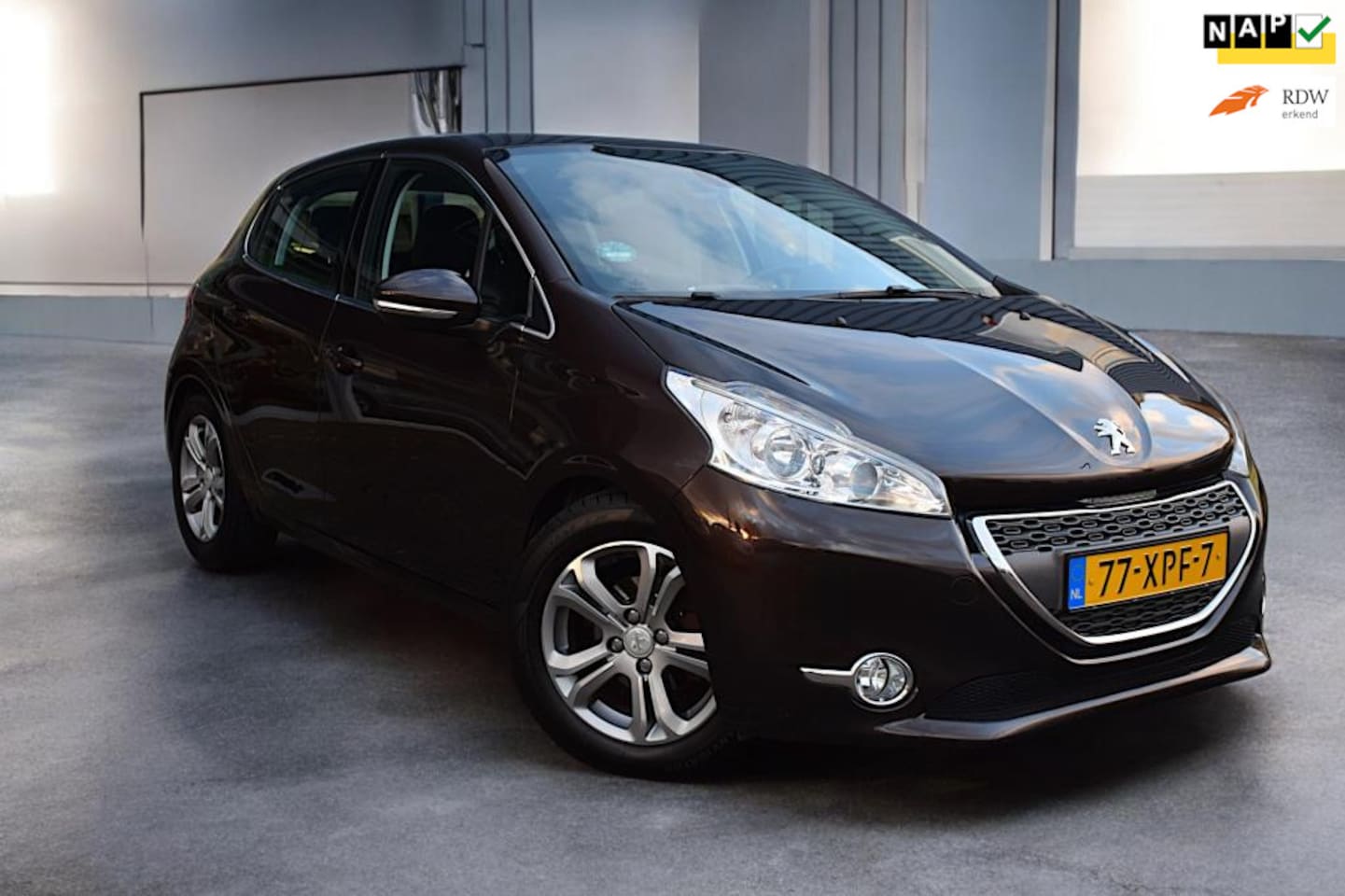 Peugeot 208 - 1.4 Vti Allure 1.4 VTi Allure, 5-drs, Trekhaak, Lichtmetalen velgen, Climate Control, Cruise Control, - AutoWereld.nl