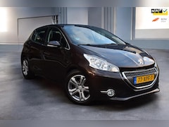 Peugeot 208 - 1.4 VTi Allure, 5-drs, Trekhaak, Lichtmetalen velgen, Climate Control, Cruise Control,