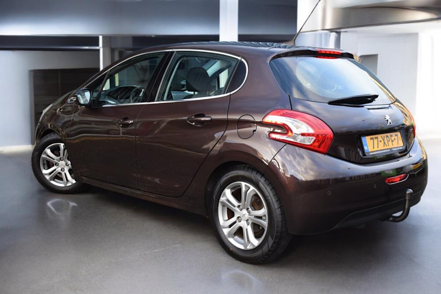 Peugeot 208 - 1.4 Vti Allure 1.4 VTi Allure, 5-drs, Trekhaak, Lichtmetalen velgen, Climate Control, Cruise Control,