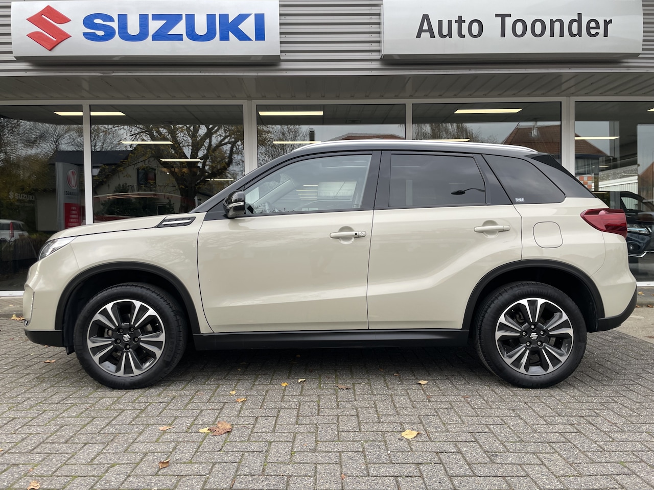 Suzuki Vitara - 1.4 Boosterjet Style Smart Hybrid/Panoramadak - AutoWereld.nl