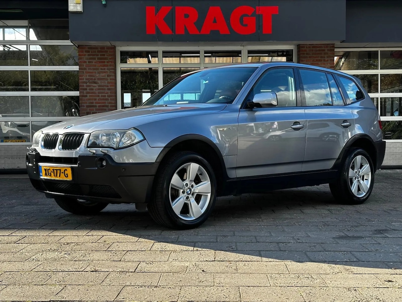 BMW X3 - Executive 3.0i - leder - panorama - trekhaak - leder - AutoWereld.nl