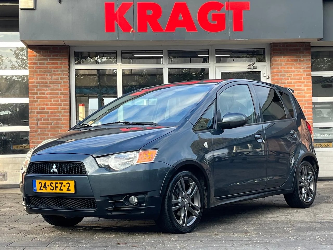 Mitsubishi Colt - Edition Two 1.3 95 pk - 5drs - climate - trekhaak - lichtmetaal - AutoWereld.nl