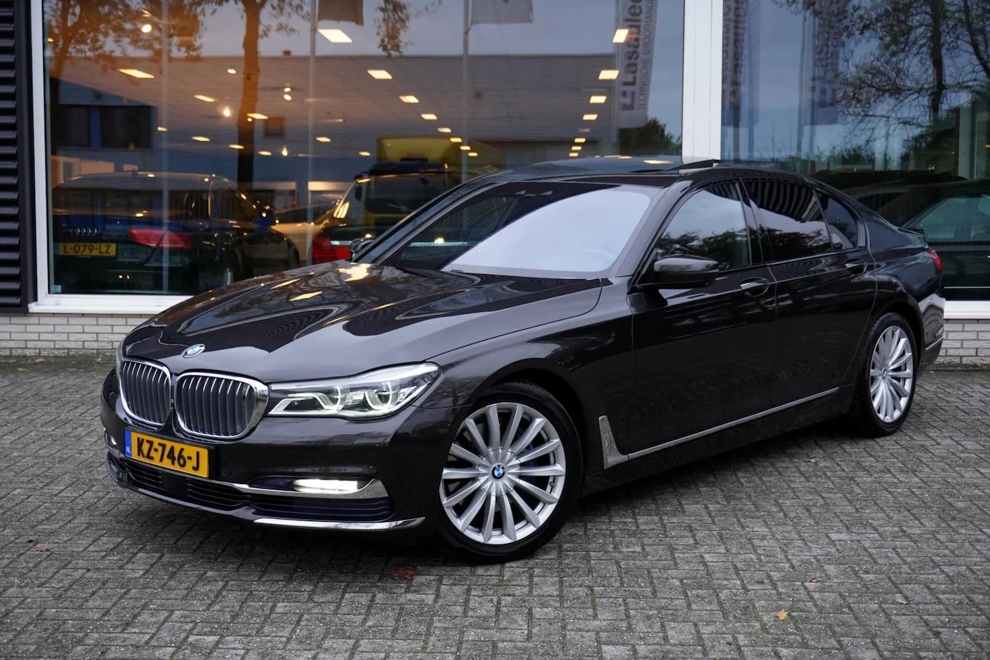 BMW 7-serie - 730d xDrive ACC HUD Trekhaak Massage Nachtzicht Megavoll - AutoWereld.nl