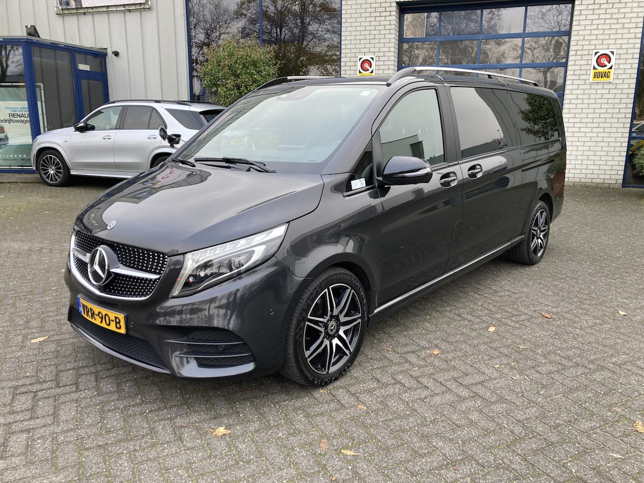 Mercedes-Benz V-klasse - 300d AMG Extra Lang L3 DC Avantgarde Edition Distronic, Luchtvering, 360 Graden camera, LE - AutoWereld.nl