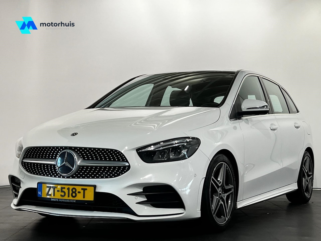 Mercedes-Benz B-klasse - 180 136PK AUTOMAAT AMG PACK PANO MBUX WINTERPACK WIDE SCREEN VIRTUAL - AutoWereld.nl