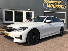 BMW 3-serie Touring - 330i Business Edition M-Pakket Electrische trekhaak 258PK dealer onderhouden