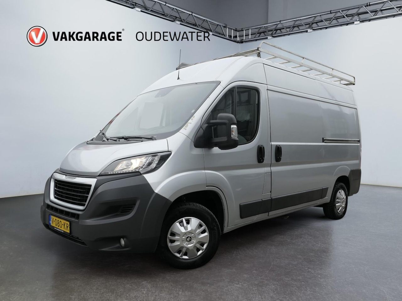 Peugeot Boxer - 330 2.0 BlueHDI L2H2 Pro 2 x schuifdeur - AutoWereld.nl