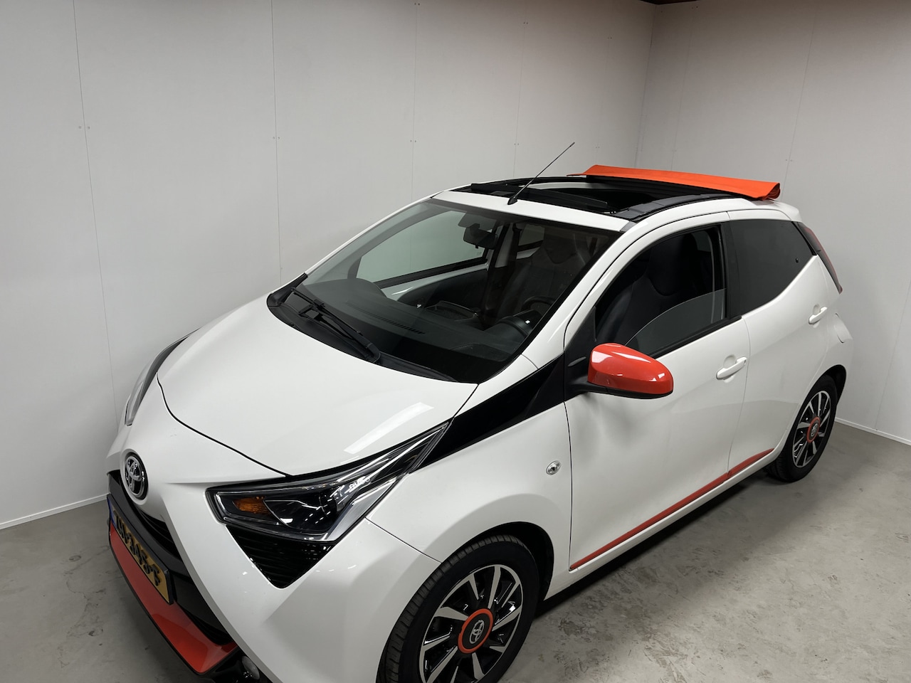 Toyota Aygo - 1.0 VVT-i x-otic Cabrio NAP  Apple Carplay Camera - AutoWereld.nl