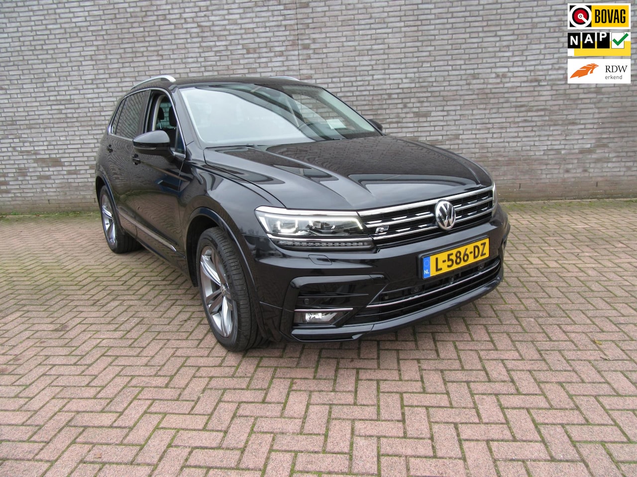 Volkswagen Tiguan - 2.0 TSI 4Motion Highline Business R line - AutoWereld.nl