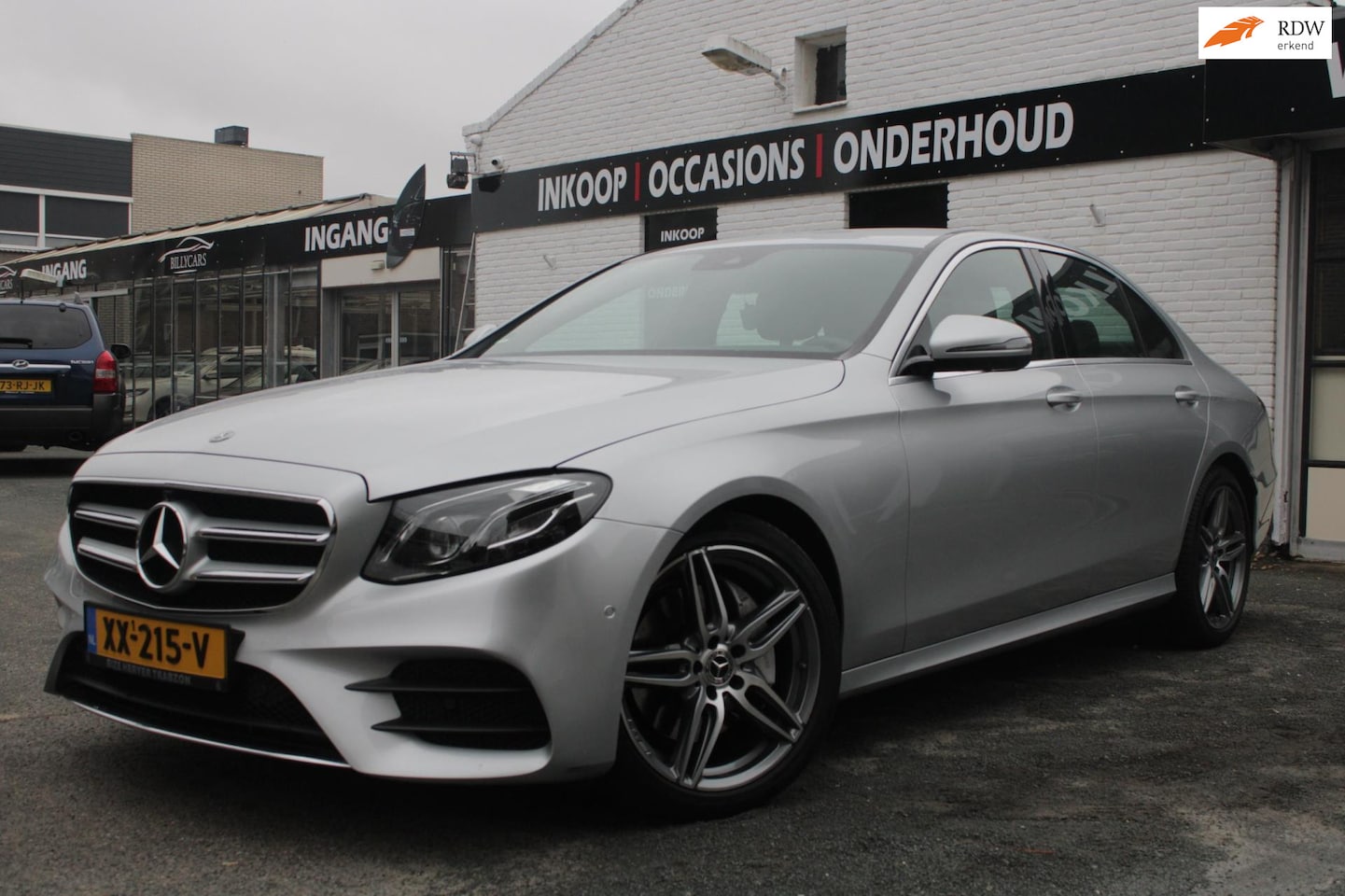 Mercedes-Benz E-klasse - 200 Business Solution AMG | Airco | Elec ramen | Cruise Control | Carplay | 360 camera & P - AutoWereld.nl