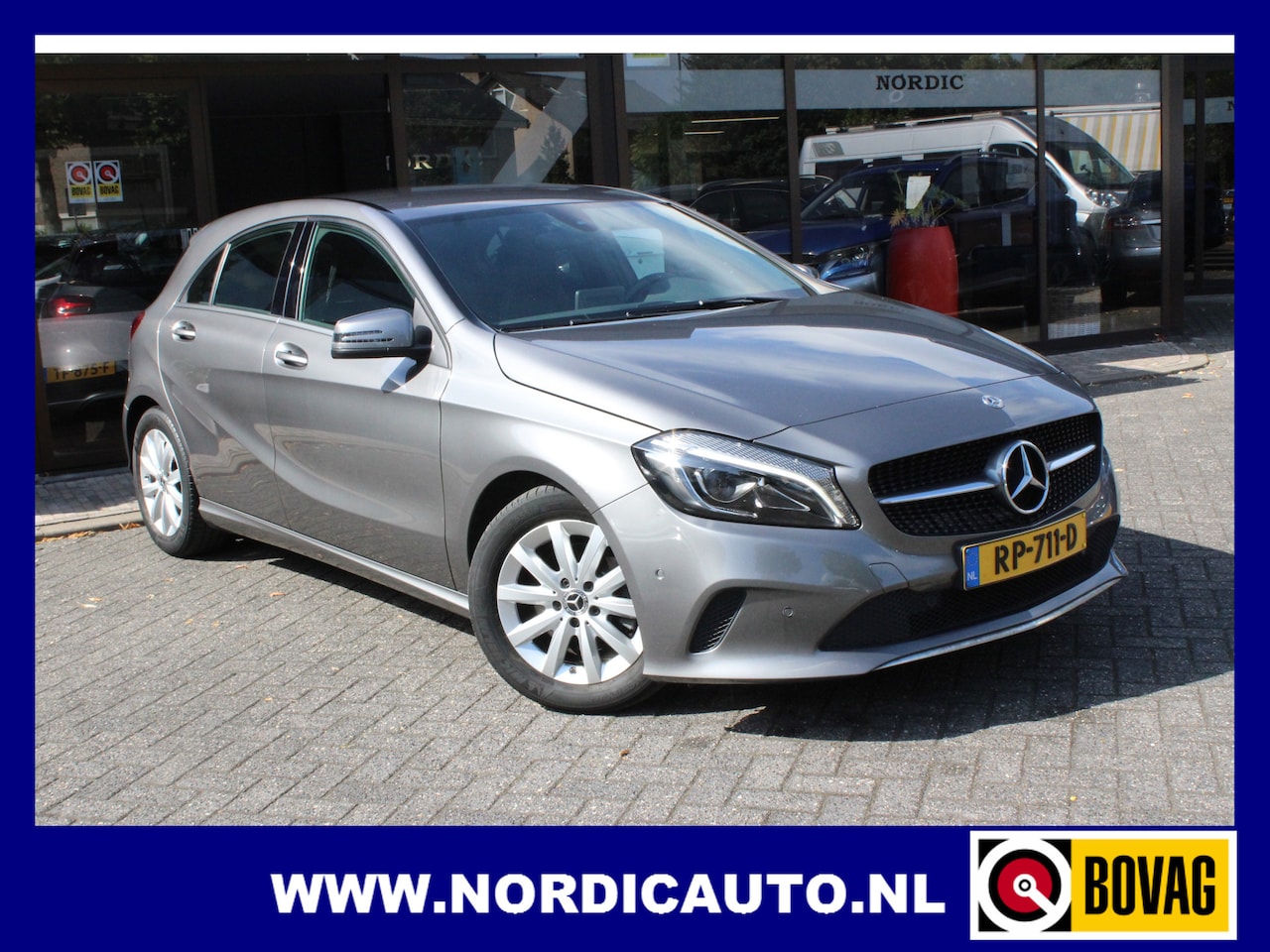 Mercedes-Benz A-klasse - 180 BUSINESS SOLUTION AUTOMAAT/ A-RIJ CAMERA- 1/2 LEDER - NAVIGATIE - AutoWereld.nl