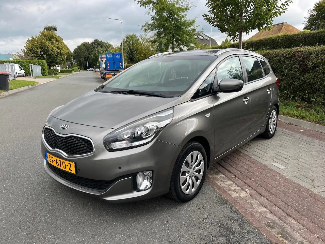 Kia Carens - Airco, Pdc, Hoge instap 1.6 GDi ExecutiveLine - AutoWereld.nl