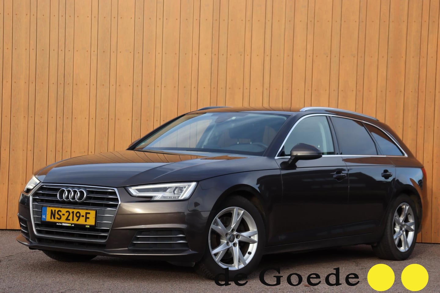 Audi A4 Avant - 2.0 TDI ultra Lease Edition org. NL-auto el.klep navi - AutoWereld.nl