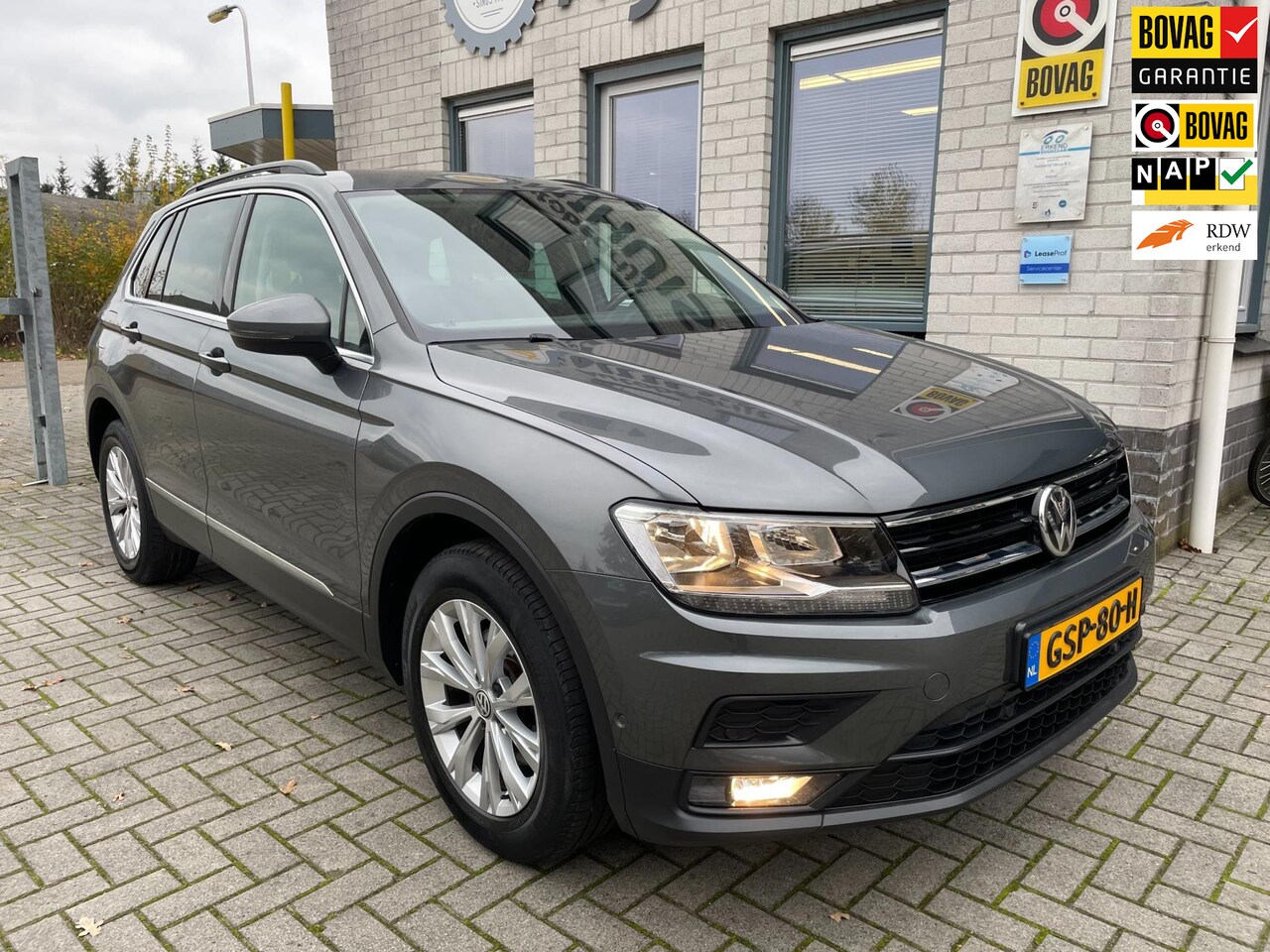 Volkswagen Tiguan - 1.5 TSI Comfortline Business / Carplay / Clima controle / Add. Cruise / Aut. achterklep / - AutoWereld.nl