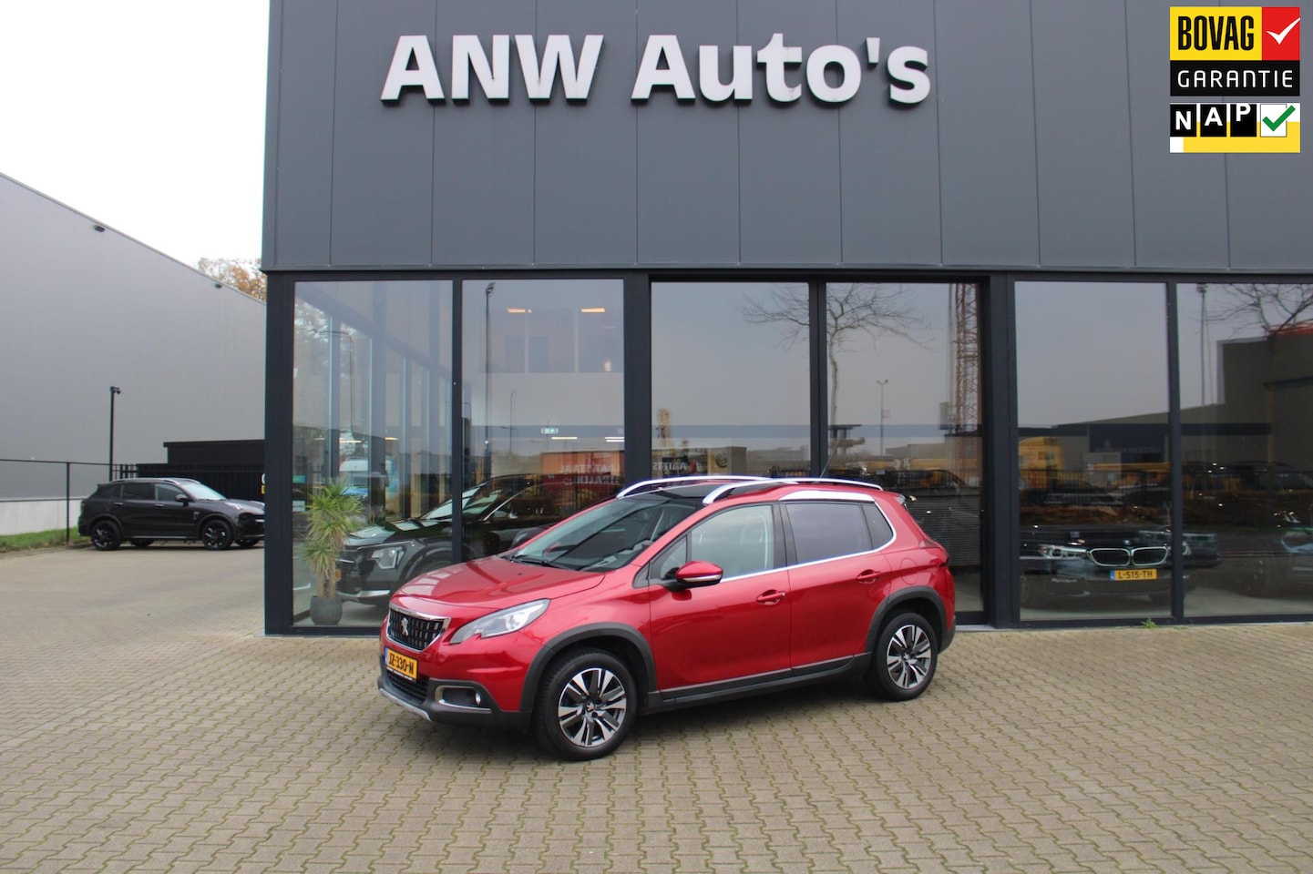 Peugeot 2008 - 1.2 PureTech Allure Keurige auto Grote beurt+Riem 12 maanden bovag - AutoWereld.nl