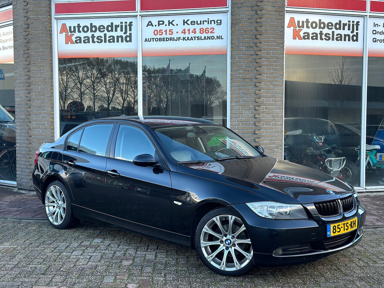 BMW 3-serie - 320i Business Line - Leer - Pdc - Cruise - - AutoWereld.nl