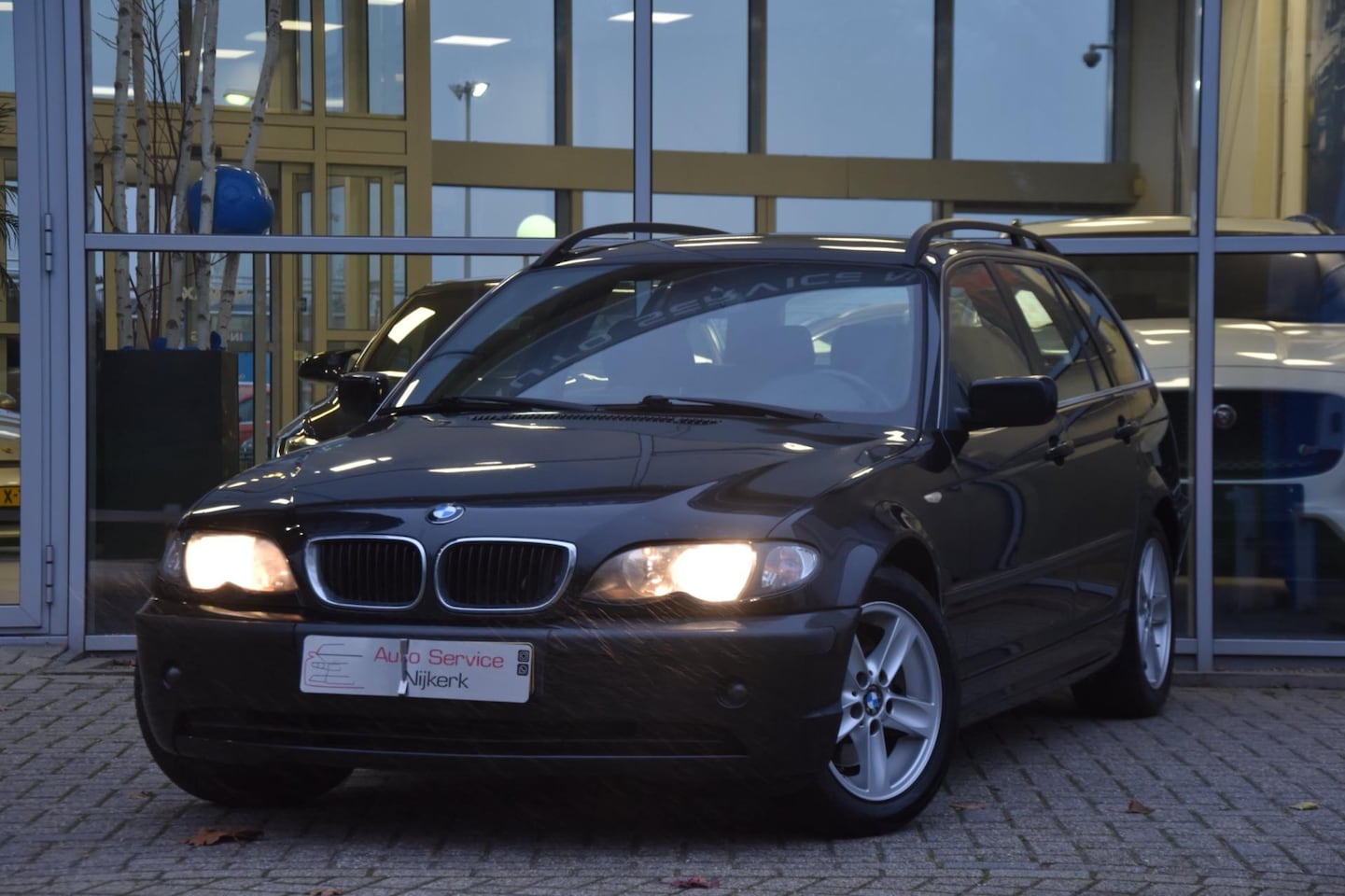 BMW 3-serie Touring - 320d Lifestyle Edition Airco Nav. Pdc Sport Lm-Velgen - AutoWereld.nl