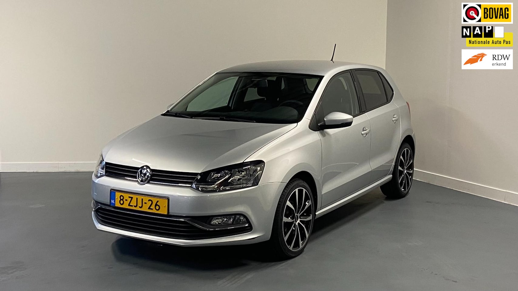 Volkswagen Polo - 1.2 TSI Comfortline | AUTOMAAT | LAGE KM-STAND | NL-AUTO | - AutoWereld.nl