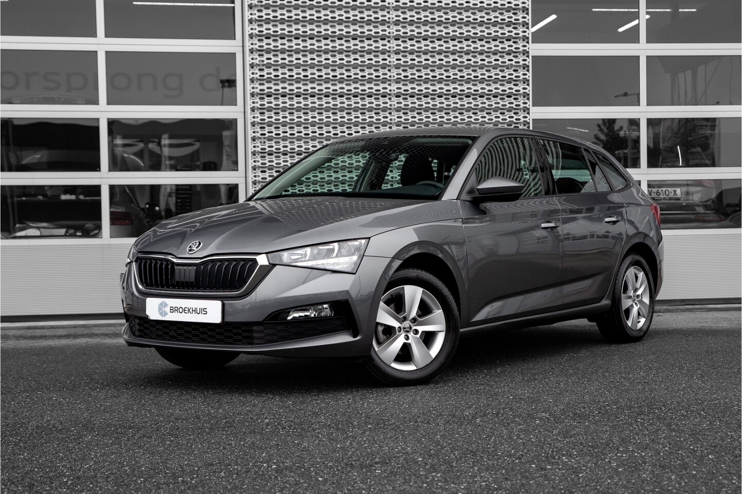 Skoda Scala - 1.0 TSI Ambition 110 PK 7 versn. DSG | Automaat | Cruise Control | Carplay - AutoWereld.nl