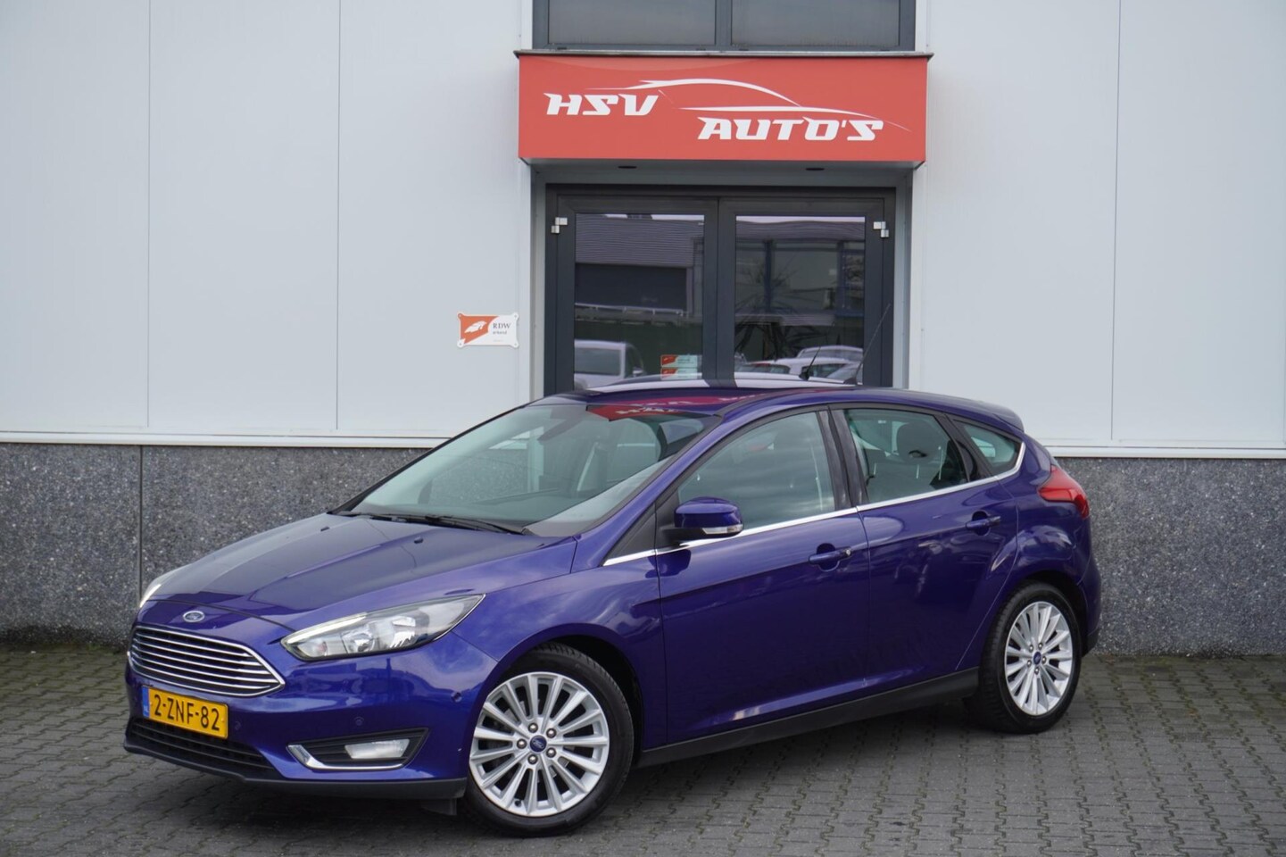 Ford Focus - 1.0 First Edition airco LM navi 4-deurs org NL - AutoWereld.nl