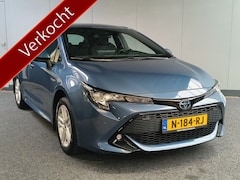 Toyota Corolla - 1.8 Hybrid Active uit 2019 Rijklaar + 12 maanden Bovag-garantie Henk Jongen Auto's in Helm