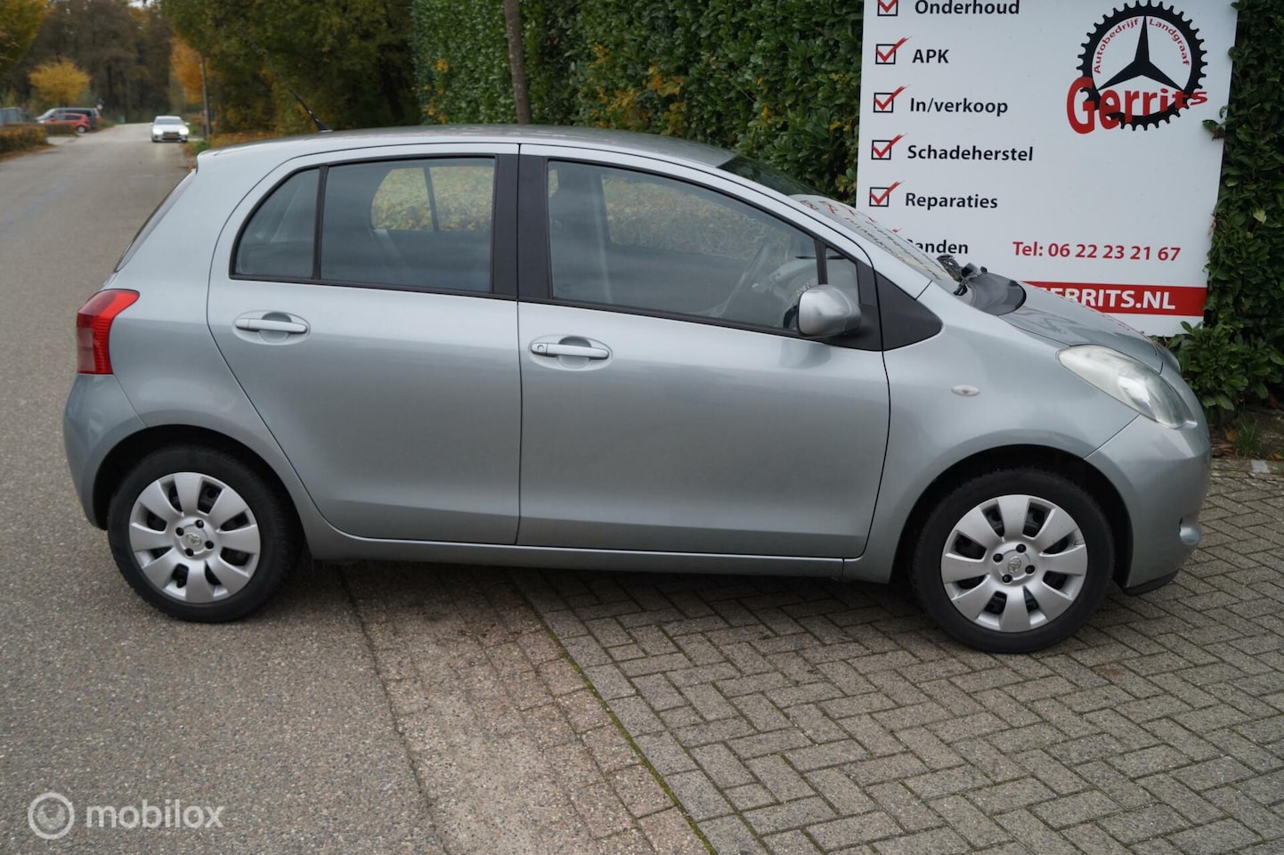 Toyota Yaris - 1.3 VVTi Sol MMT automaat met airco en lage km - AutoWereld.nl