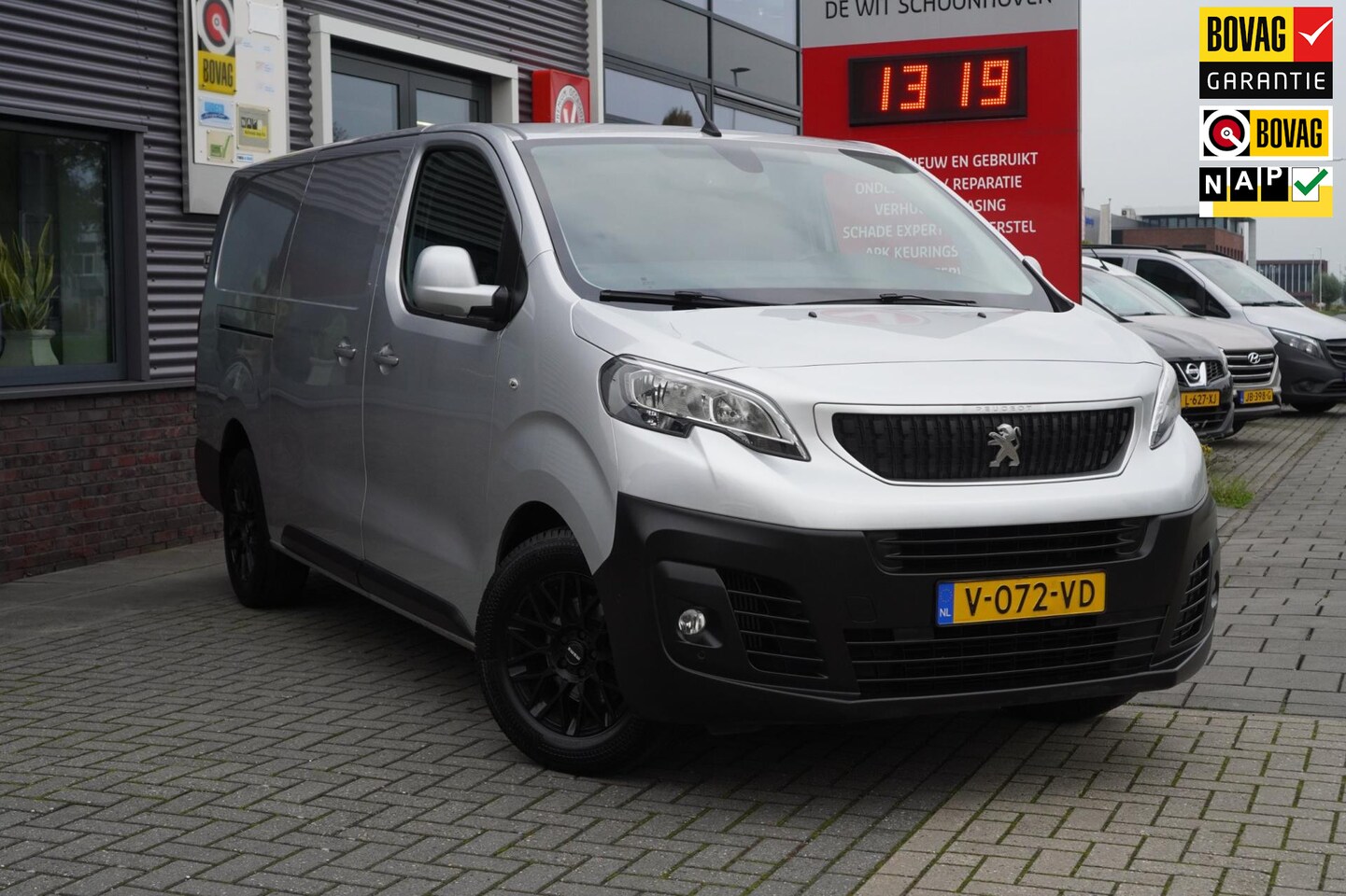 Peugeot Expert - 231L 2.0 BlueHDI 120 Premium; Dubbele schuifdeur - AutoWereld.nl