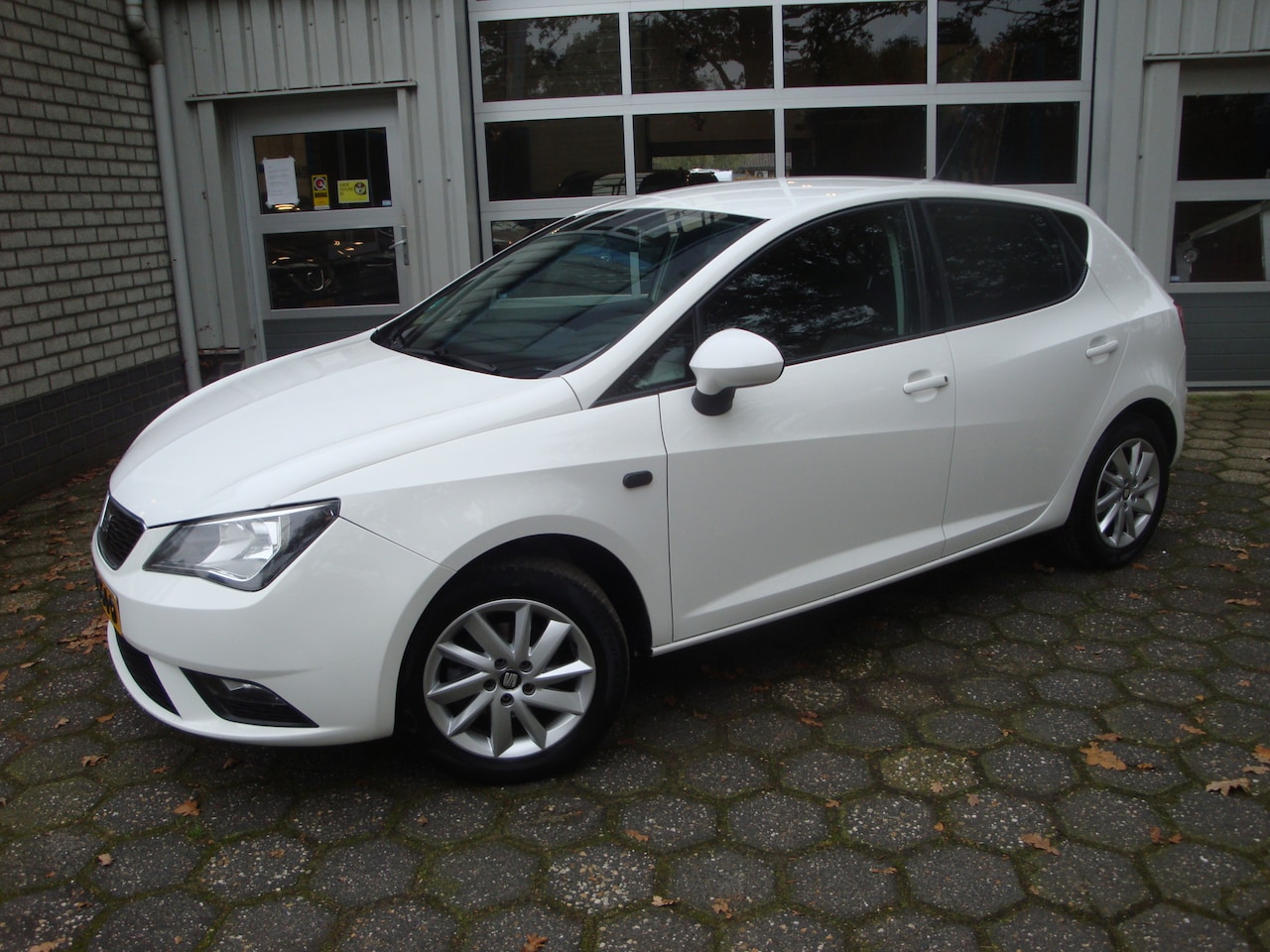 Seat Ibiza - 1.2 TSI Style 1.2 TSI Style - AutoWereld.nl