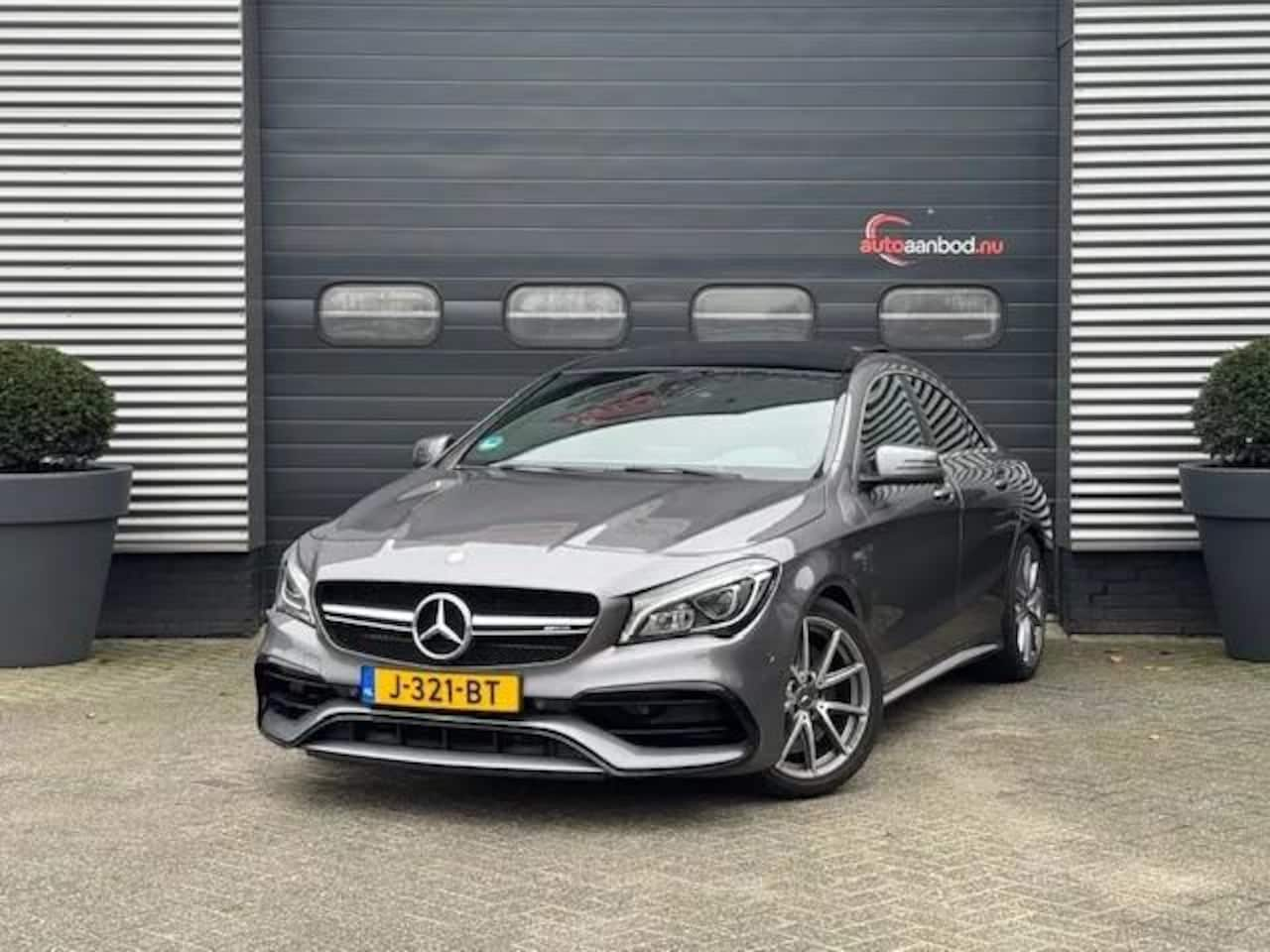 Mercedes-Benz CLA-Klasse - AMG 45 4MATIC | Panoramadak | Camera | Carplay | 18 Inch Lichtmetalen Velgen | - AutoWereld.nl