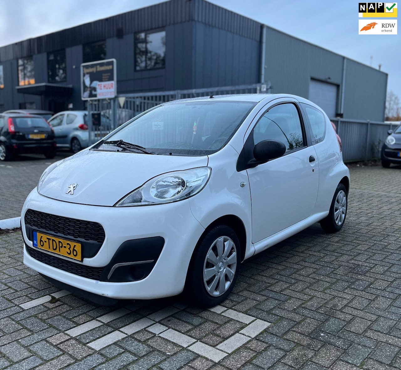 Peugeot 107 - 1.0 Access Accent | Airco - AutoWereld.nl