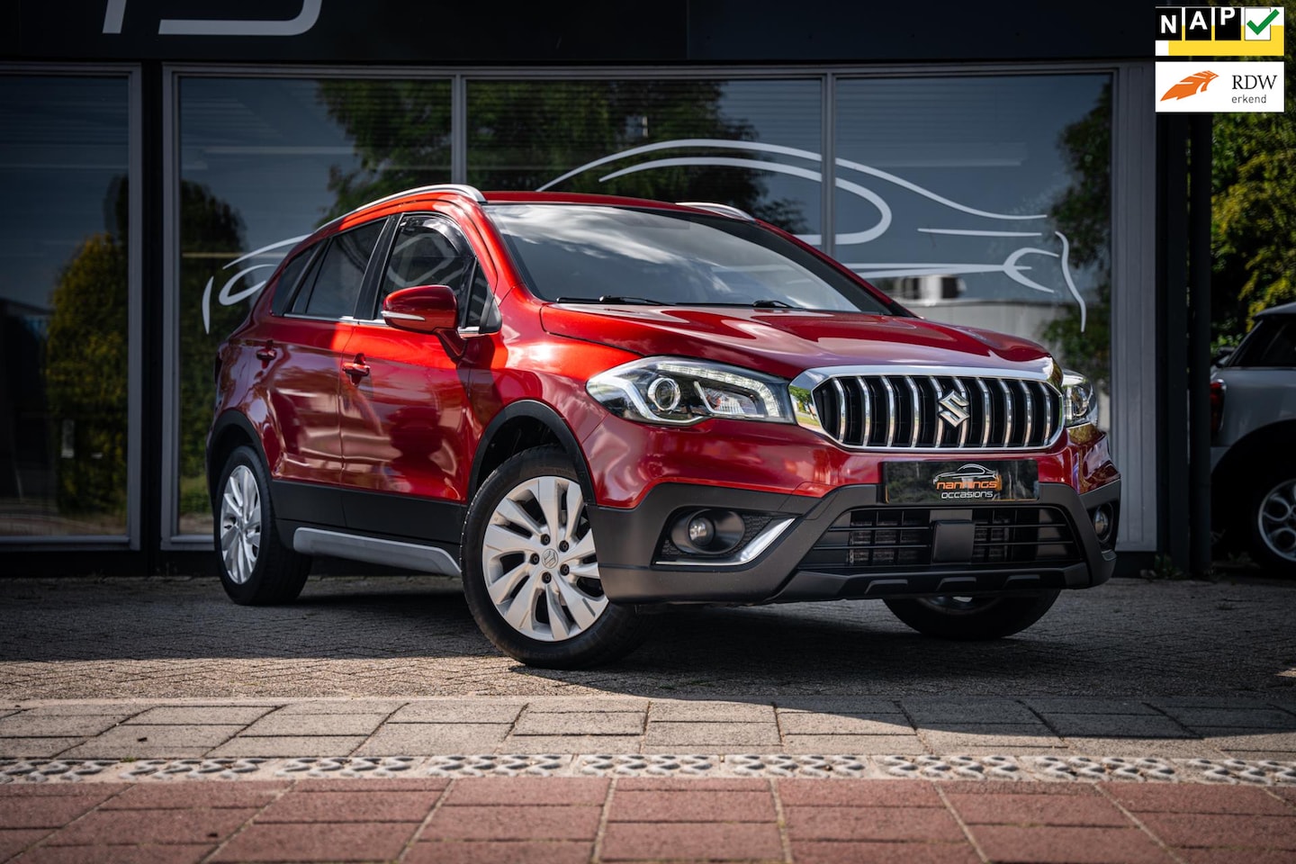 Suzuki S-Cross - 1.0 Boosterjet Exclusive|Carplay|Keyless|Cruise|Navi|Trekhaak|Climate|LMV - AutoWereld.nl