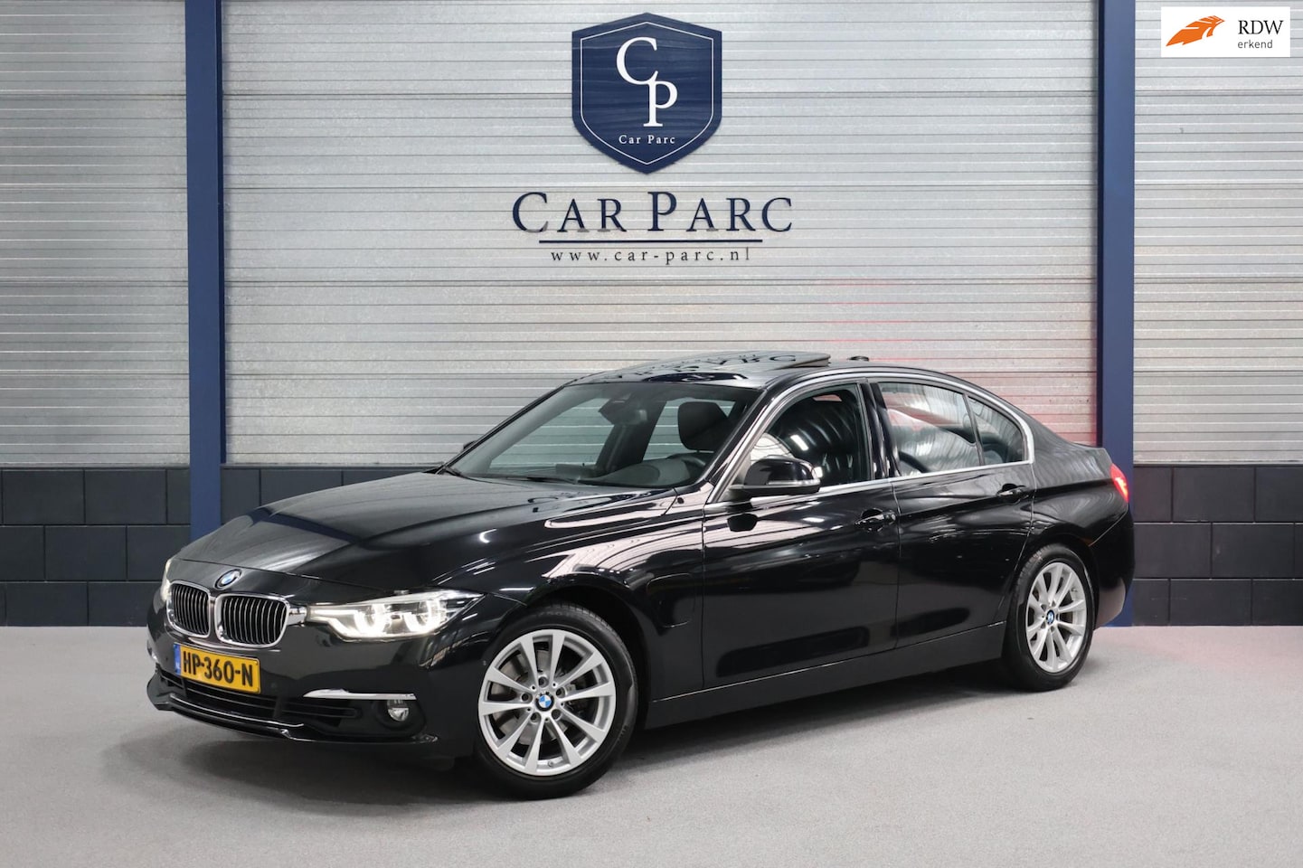 BMW 3-serie - 330e Luxury LED/SCHUIFDAK/HUD/LEER+S.VERWARMING/LMV/360/CRUISE/ECC/12 MND GARANTIE! - AutoWereld.nl