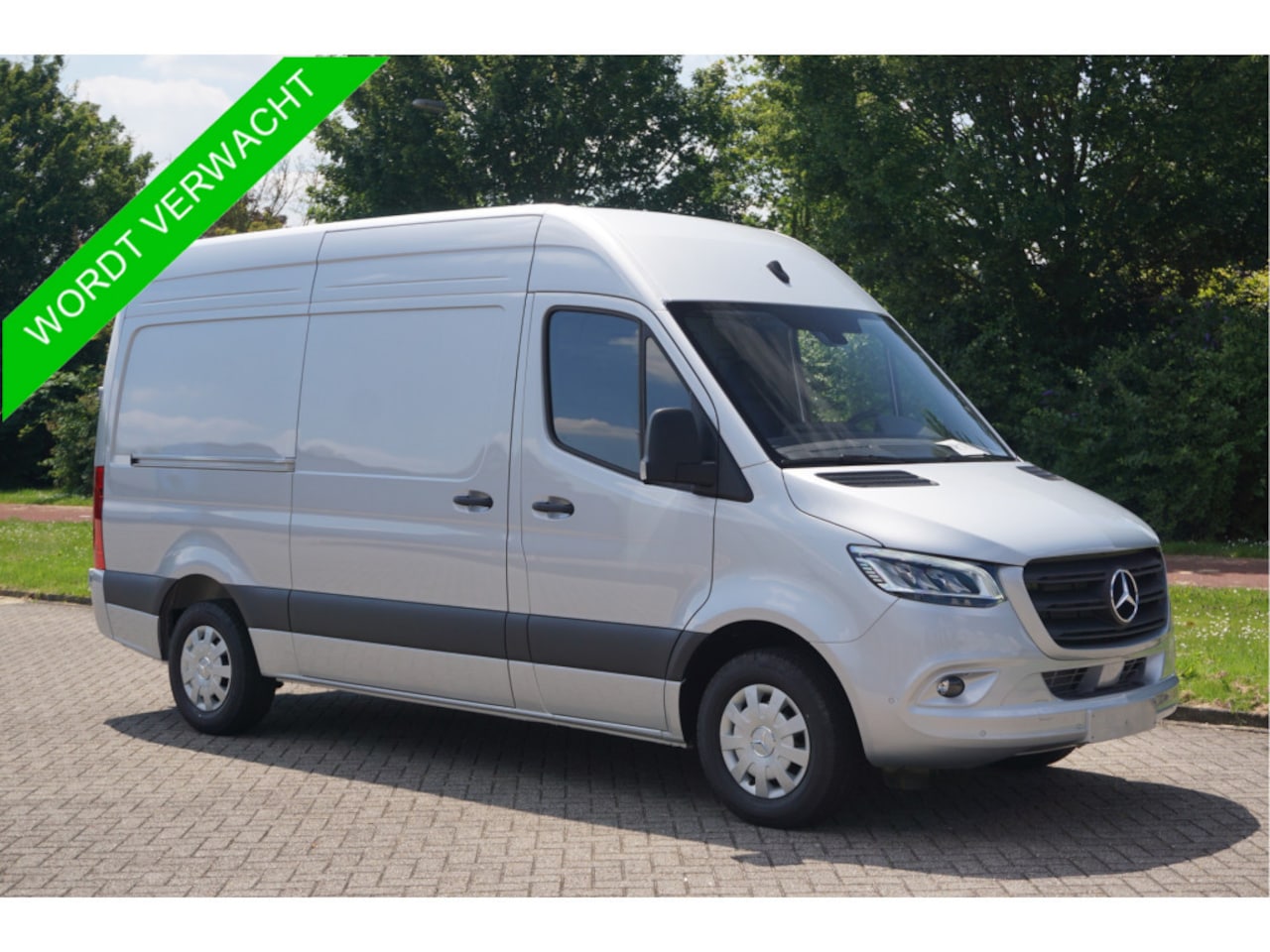 Mercedes-Benz Sprinter - 317CDI Pro L2H2 10.25" Mbux Navi, Cam, 3.5T Trekhaak, LED 2x schuifdeur!! NR. R117** - AutoWereld.nl