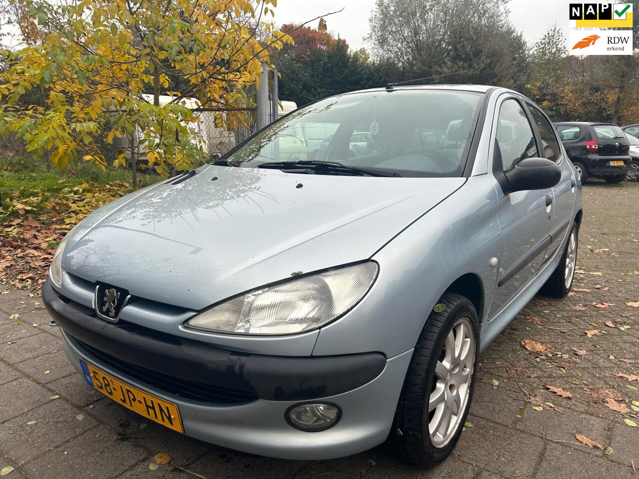 Peugeot 206 - 1.4 XR Elektrische ramen, LM velgen - AutoWereld.nl