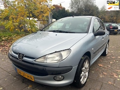 Peugeot 206 - 1.4 XR Elektrische ramen, LM velgen