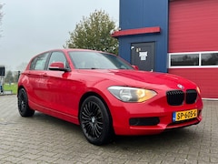 BMW 1-serie - 116i Executive + Cruise + Clima + Navi