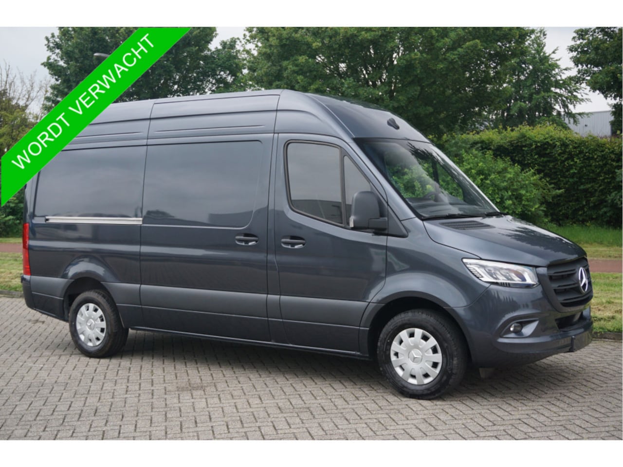 Mercedes-Benz Sprinter - 317CDI Pro L2H2 10.25" Mbux Navi, Cam, 3.5T Trekhaak, LED 2x schuifdeur!! NR. R116** - AutoWereld.nl