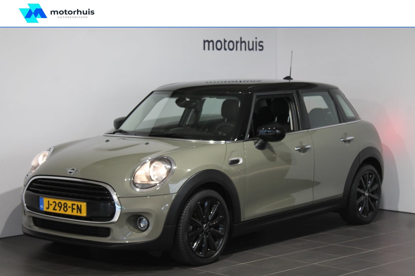 MINI Cooper - Mini 5-Deurs (f55) 1.5 136pk Automaat Business Edition - AutoWereld.nl