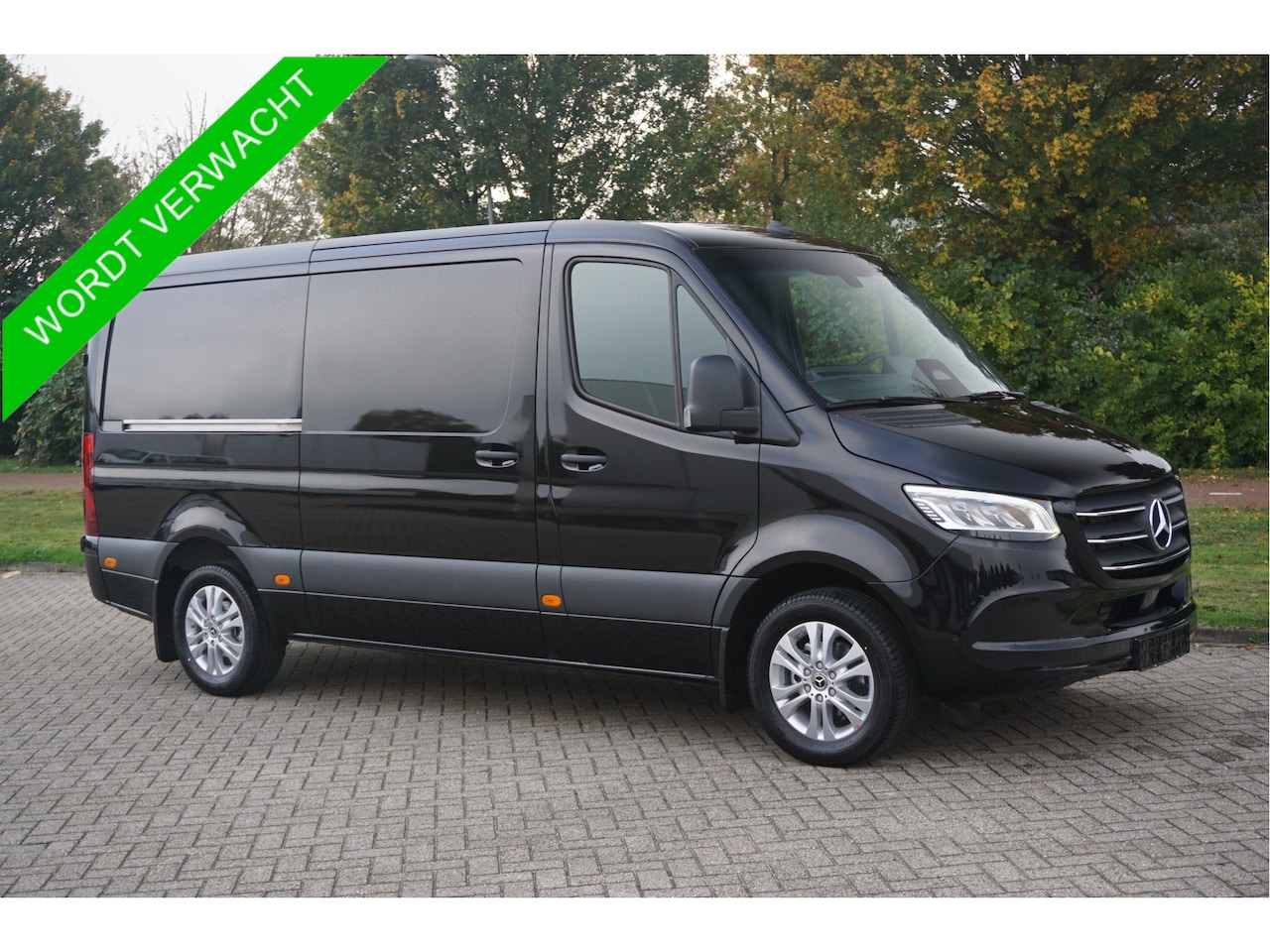 Mercedes-Benz Sprinter - 319CDI Select L2H1 10.25" Mbux, ACC, LED, 3.5T Trekhaak, 17" LM!! NR. R595** - AutoWereld.nl