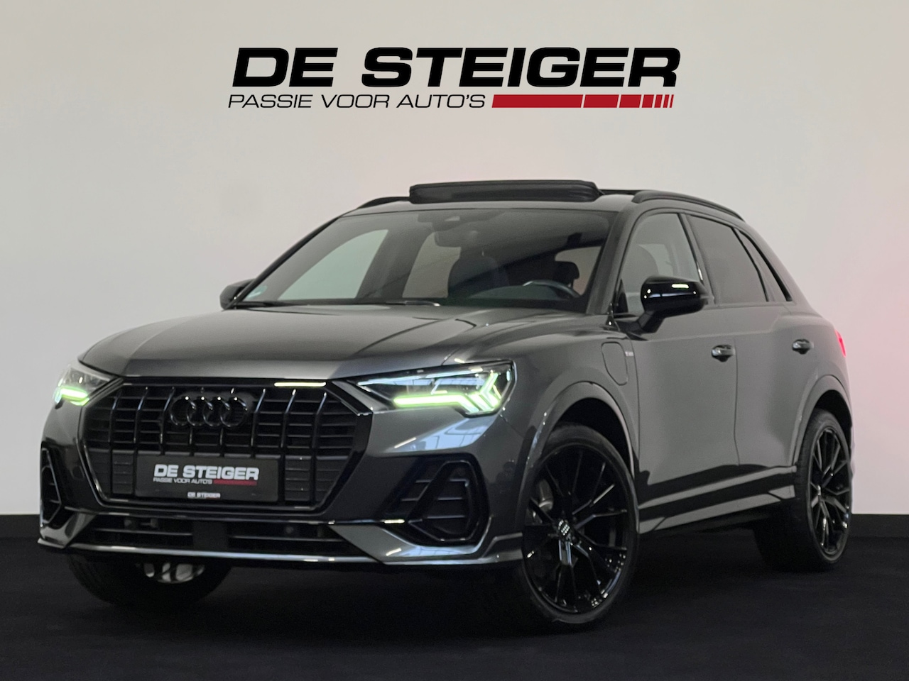 Audi Q3 - 45 TFSI e 3 x S line Pano ACC Sfeer Keyless Black Edition - AutoWereld.nl