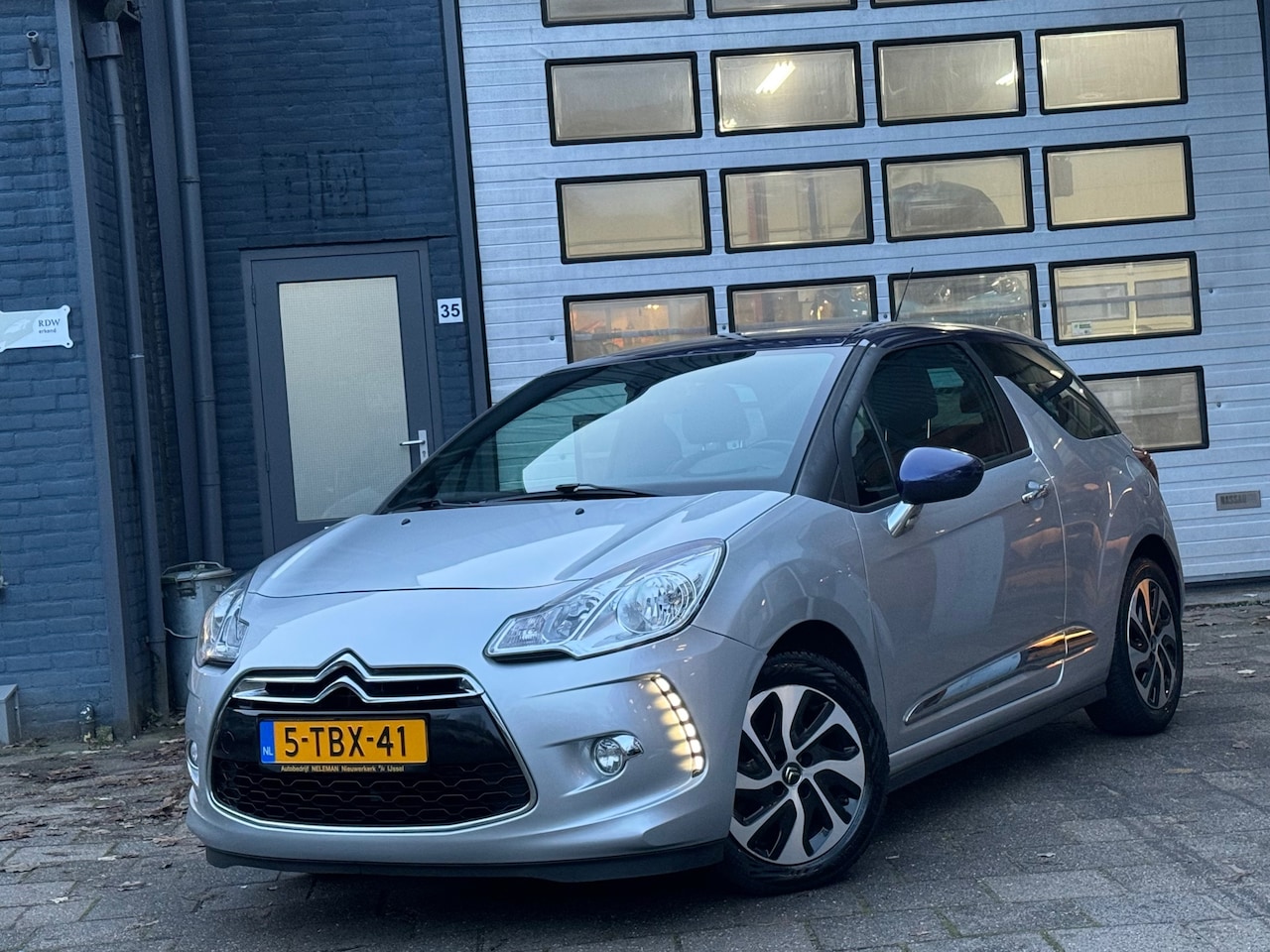 Citroën DS3 - 1.2 VTi So Chic | Airco | Navi | Cruise | Automaat | N.A.P - AutoWereld.nl