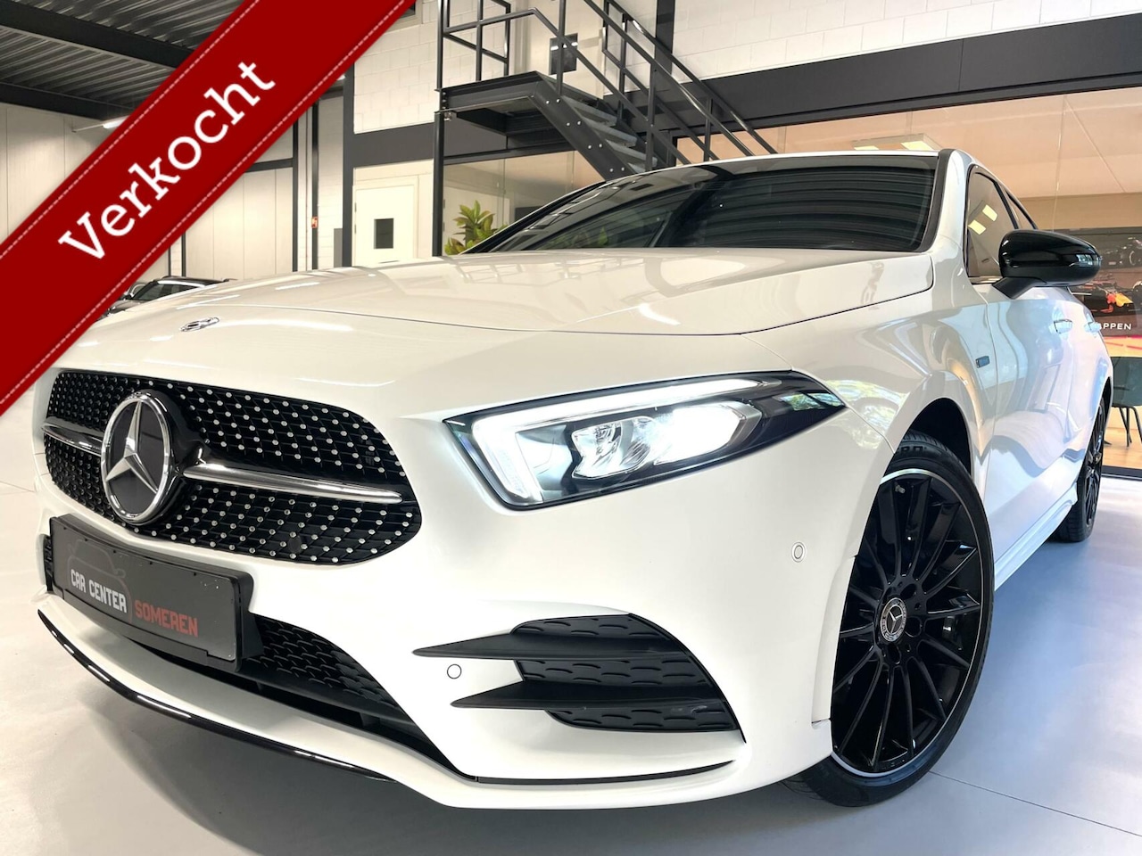 Mercedes-Benz A-klasse - 250 e AMG-Line/ Camera/ Memory/ 19"AMG/ Sfeerverlichting - AutoWereld.nl