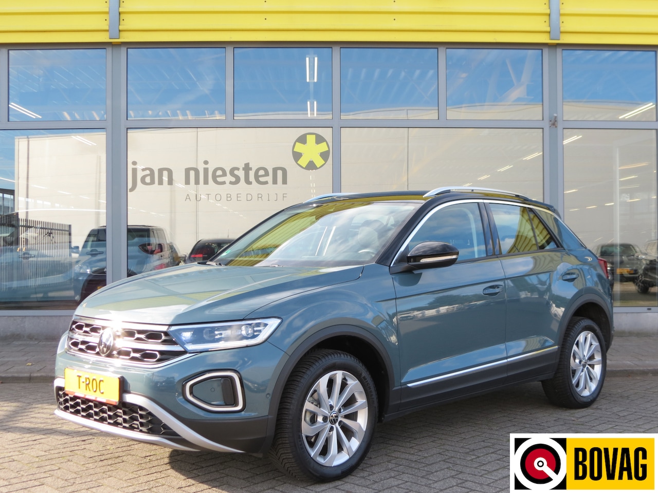 Volkswagen T-Roc - 1.5 TSI -150pk- AUTOMAAT / STYLE / NAVI / MATRIX IQ LED - AutoWereld.nl