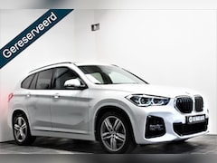 BMW X1 - sDrive 18i M Sport/Pano dak/Trekhaak/Camera