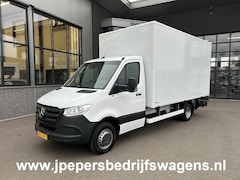 Mercedes-Benz Sprinter - 516 CDI Bakwagen / 1000KG Laadklep / Zijdeur / MBUX / Camera / Carplay navigatie / Airco