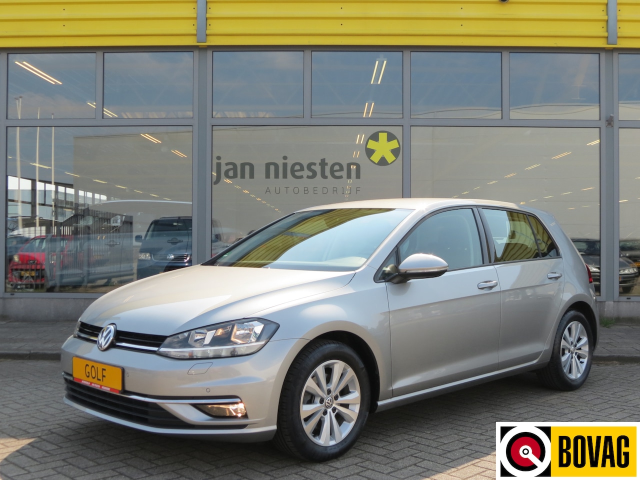 Volkswagen Golf - 1.5 TSI -150pk- AUTOMAAT / NAVI / TREKHAAK / APP-CONNECT - AutoWereld.nl