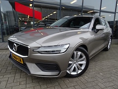 Volvo V60 - 2.0 D4 Momentum Pro AUTOMAAT 200 PK / NL AUTO / TREKHAAK / 2.000 KG TREKGEWICHT / NAVIGATI