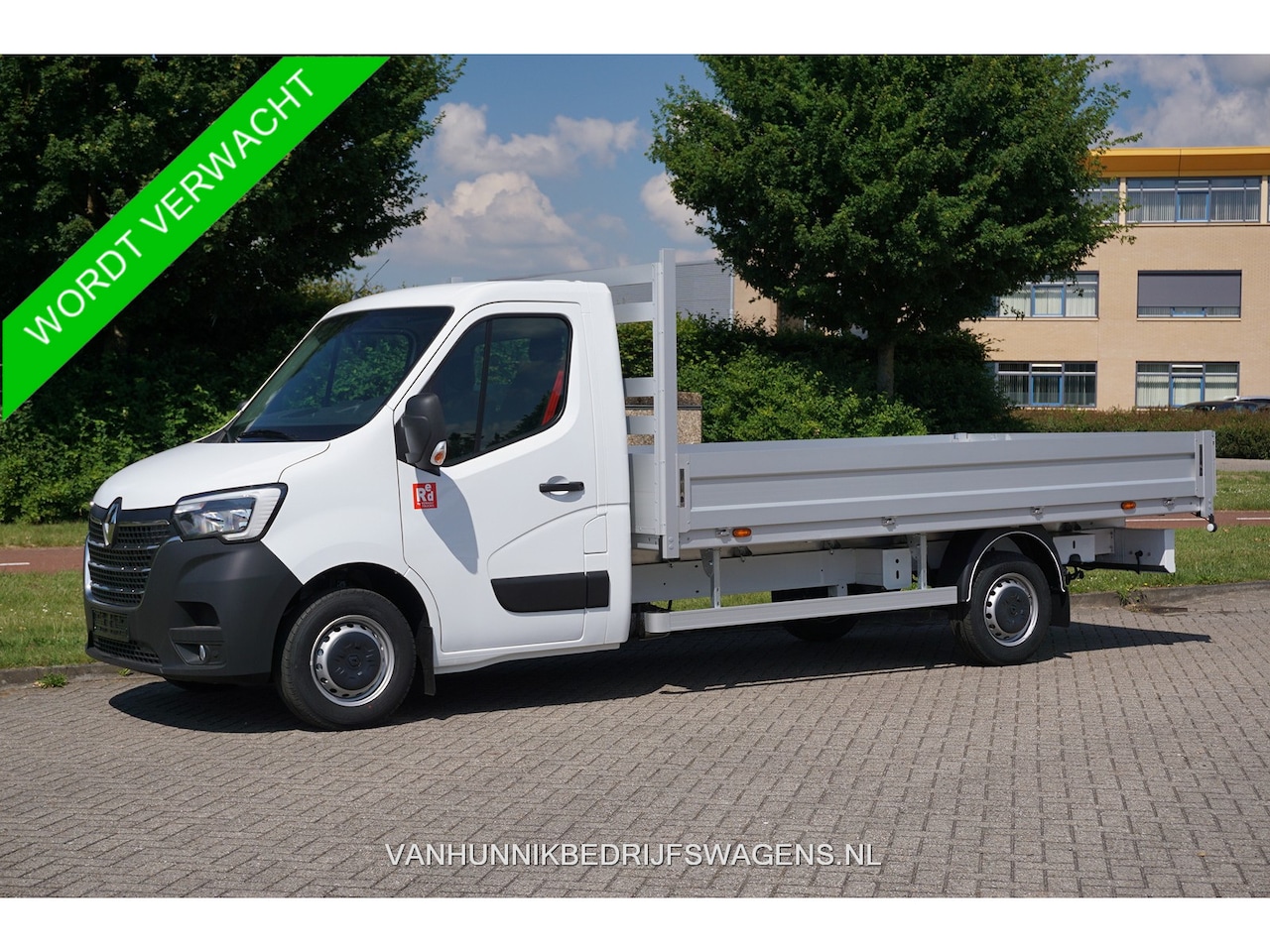 Renault Master - Renault Master T35 2.3 145PK Open Laadbak Airco, Cruise, Navi!! NR. P02* - AutoWereld.nl